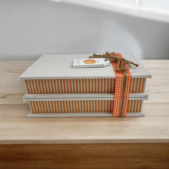 NWT Rae Dunn ‘Harvest Blessings’ Faux Book Stack - Picture 6 of 8